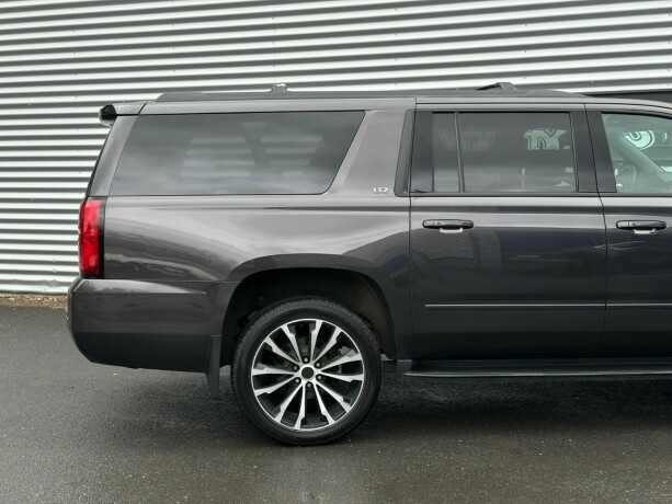 chevrolet-suburban-bensin-2016-big-14