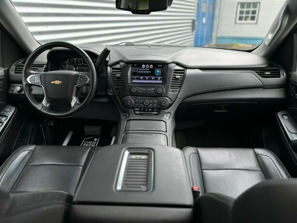 chevrolet-suburban-bensin-2016-big-63