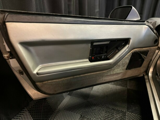 chevrolet-corvette-bensin-1983-big-24