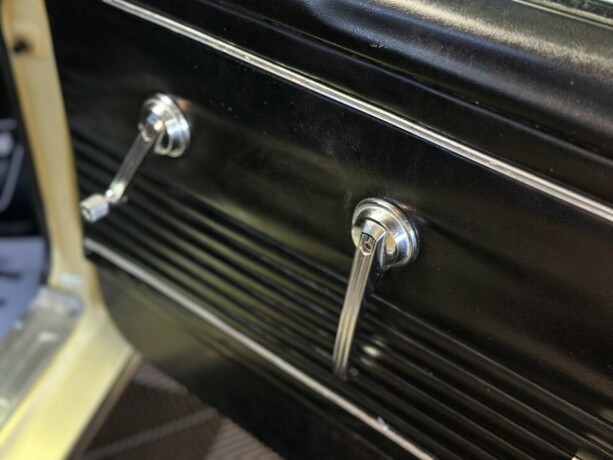 ford-mustang-bensin-1966-big-35