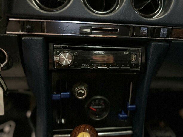 mercedes-benz-slc-bensin-1984-big-30