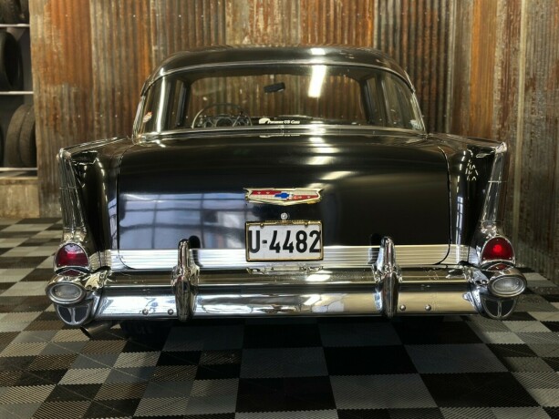 chevrolet-bel-air-bensin-1957-big-18