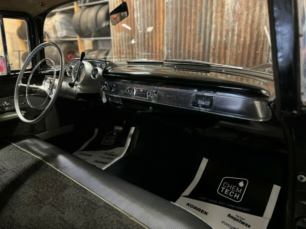 chevrolet-bel-air-bensin-1957-big-30