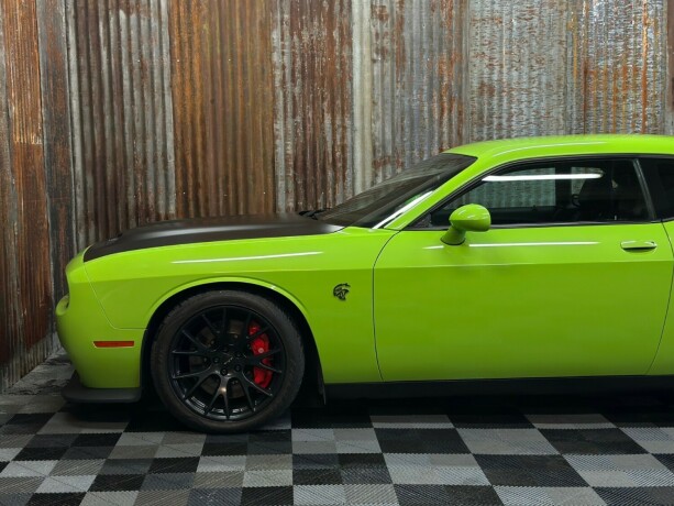 dodge-challenger-bensin-2015-big-16