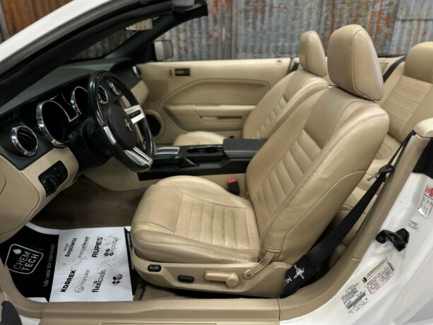 ford-mustang-bensin-2005-big-21