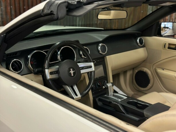 ford-mustang-bensin-2005-big-20