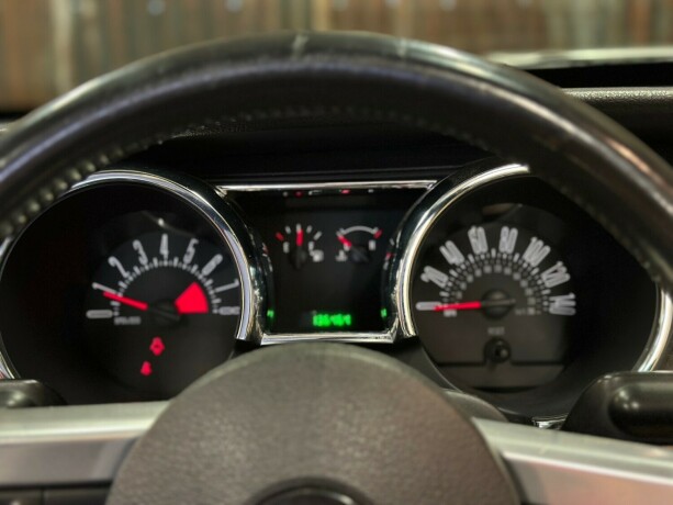 ford-mustang-bensin-2005-big-24