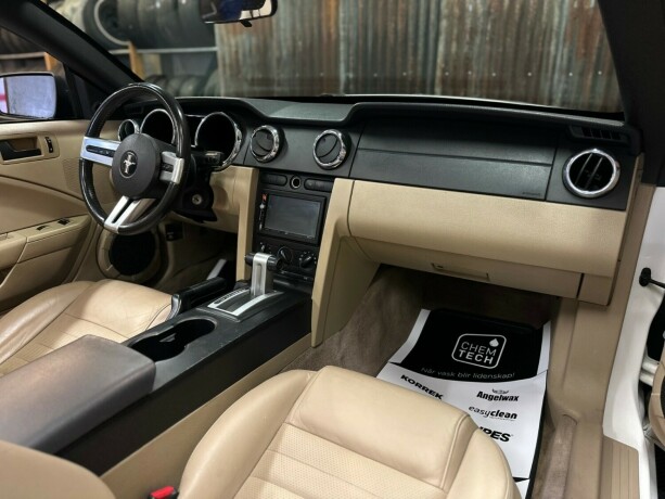 ford-mustang-bensin-2005-big-36
