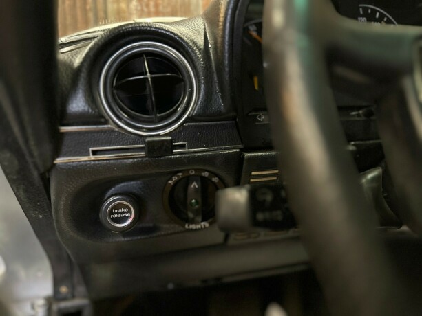 mercedes-benz-sl-bensin-1972-big-23