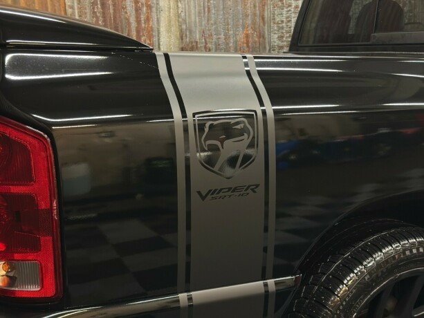 dodge-ram-srt-10-bensin-2004-big-5