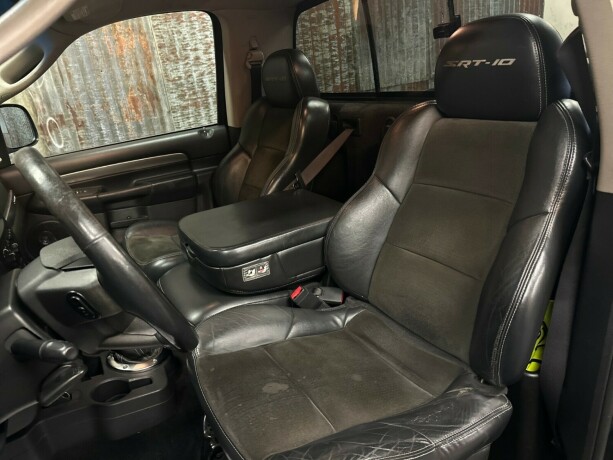 dodge-ram-srt-10-bensin-2004-big-24
