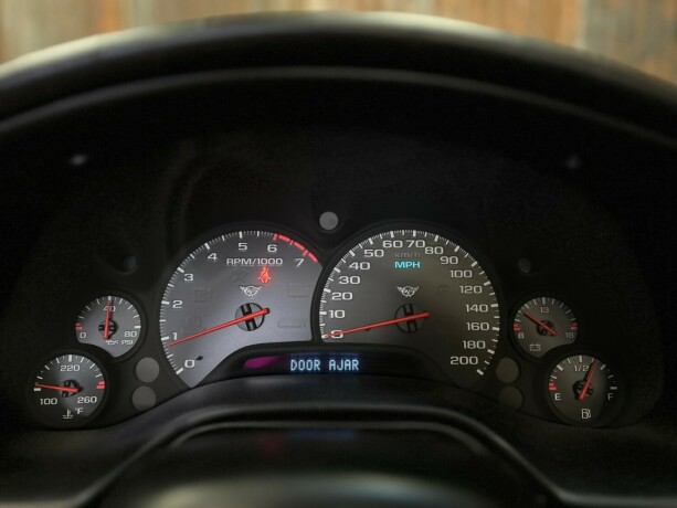 chevrolet-corvette-bensin-1998-big-24