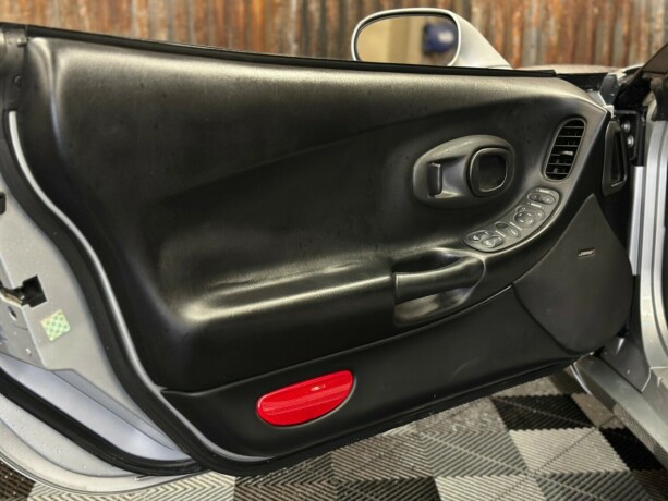 chevrolet-corvette-bensin-1998-big-21