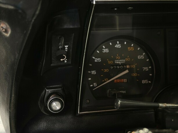 chevrolet-corvette-bensin-1980-big-30