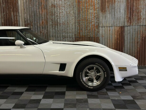 chevrolet-corvette-bensin-1980-big-3