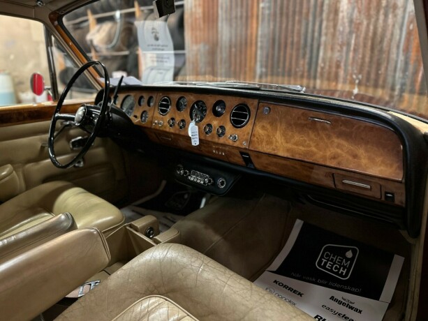 rolls-royce-silver-shadow-bensin-1968-big-35