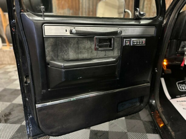 chevrolet-c-10-bensin-1981-big-25