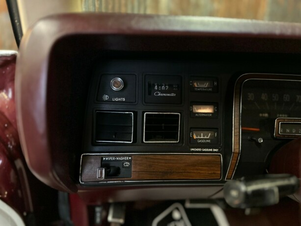 chrysler-new-yorker-bensin-1975-big-24