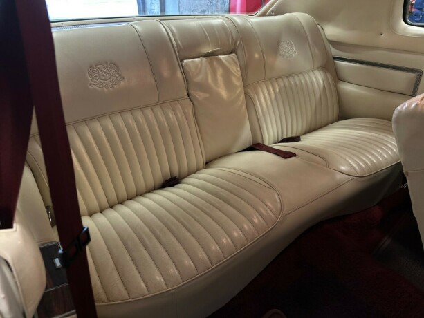 chrysler-new-yorker-bensin-1975-big-32