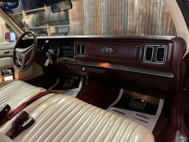 chrysler-new-yorker-bensin-1975-big-28