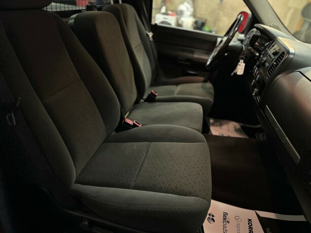 gmc-sierra-bensin-2007-big-33