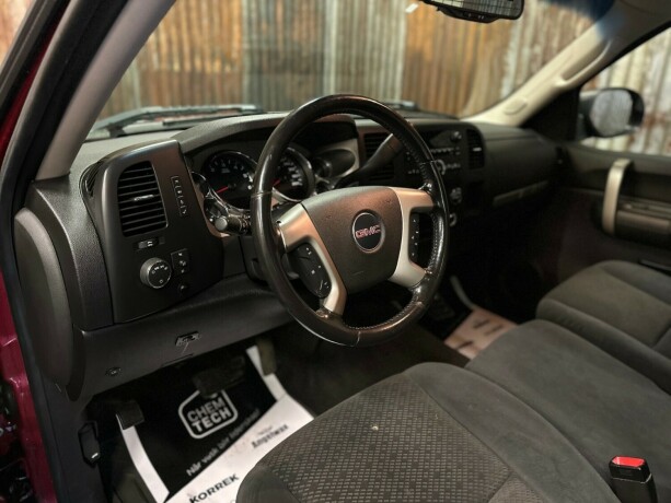 gmc-sierra-bensin-2007-big-23