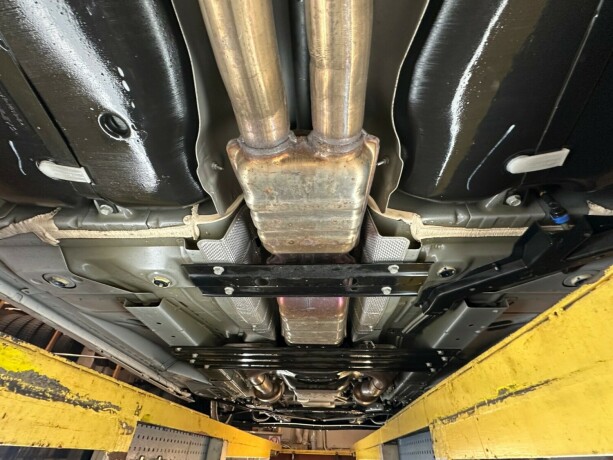 chevrolet-camaro-bensin-2011-big-65