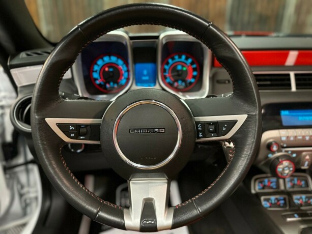 chevrolet-camaro-bensin-2011-big-28