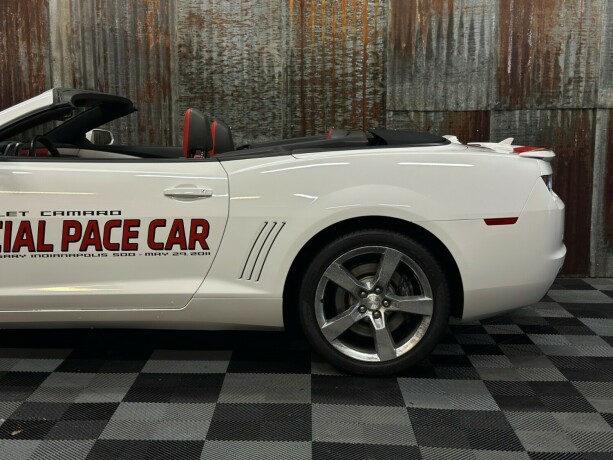 chevrolet-camaro-bensin-2011-big-13