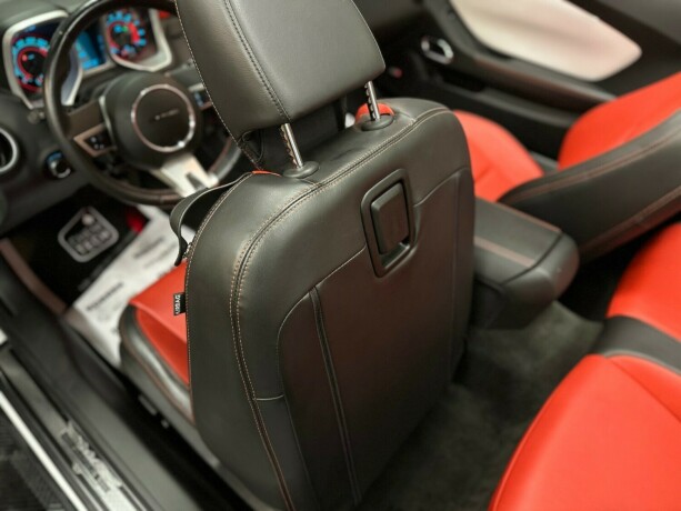 chevrolet-camaro-bensin-2011-big-48