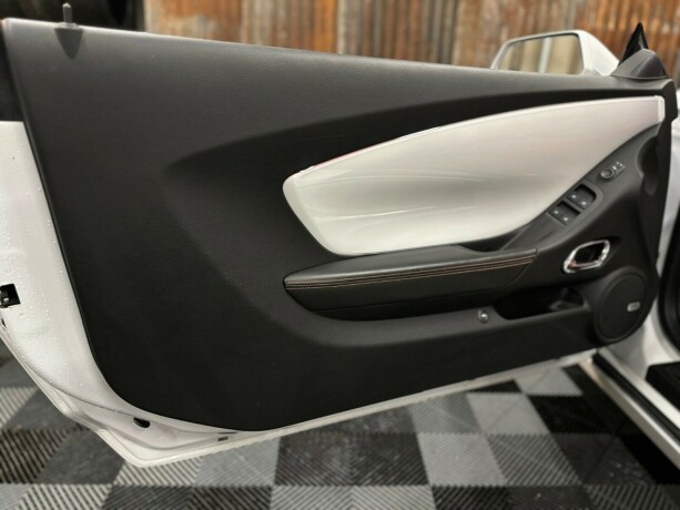 chevrolet-camaro-bensin-2011-big-26