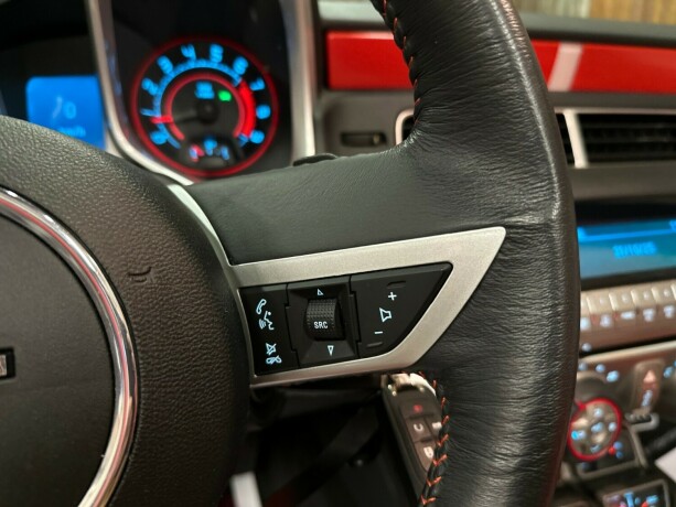 chevrolet-camaro-bensin-2011-big-30