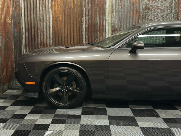dodge-challenger-bensin-2013-big-14