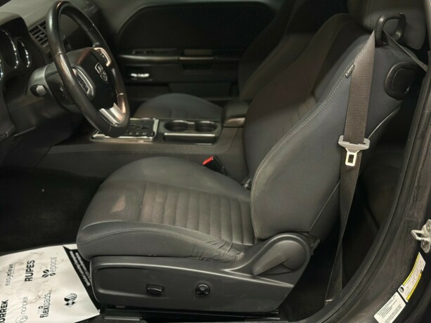 dodge-challenger-bensin-2013-big-19
