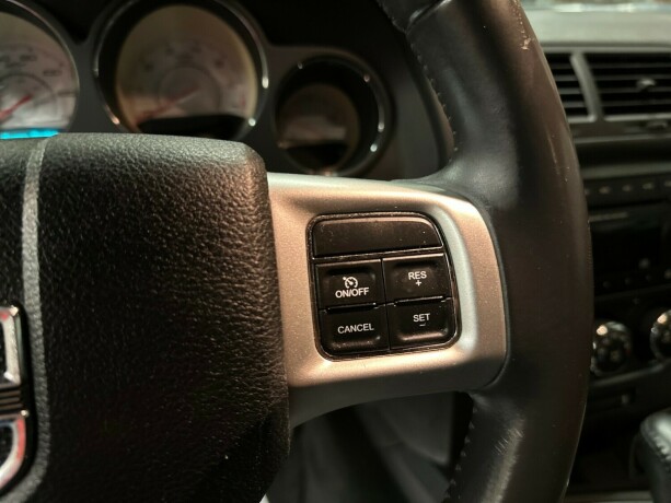 dodge-challenger-bensin-2013-big-27
