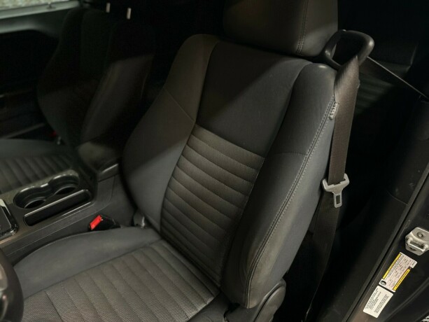 dodge-challenger-bensin-2013-big-24