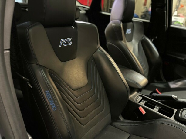 ford-focus-bensin-2017-big-45