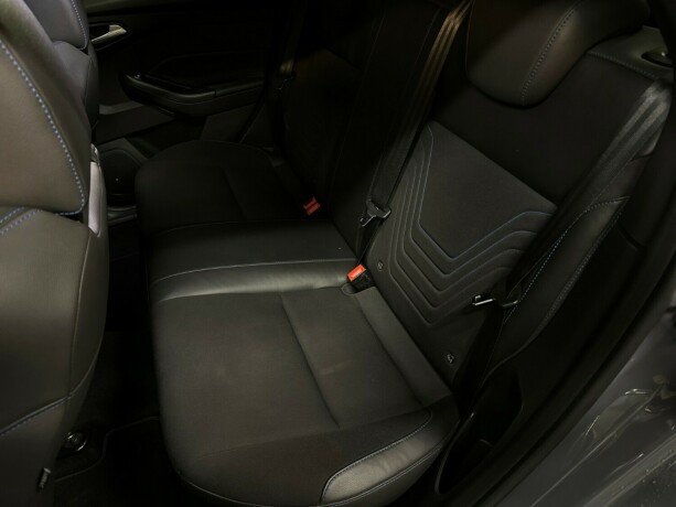 ford-focus-bensin-2017-big-53