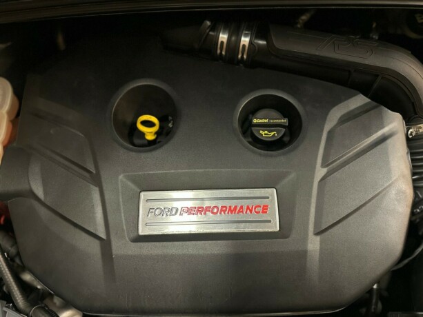 ford-focus-bensin-2017-big-58