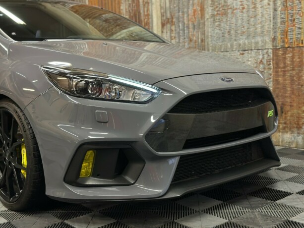 ford-focus-bensin-2017-big-8