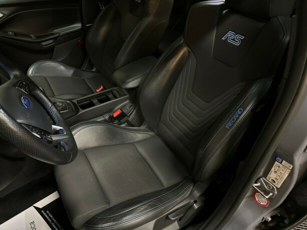 ford-focus-bensin-2017-big-24