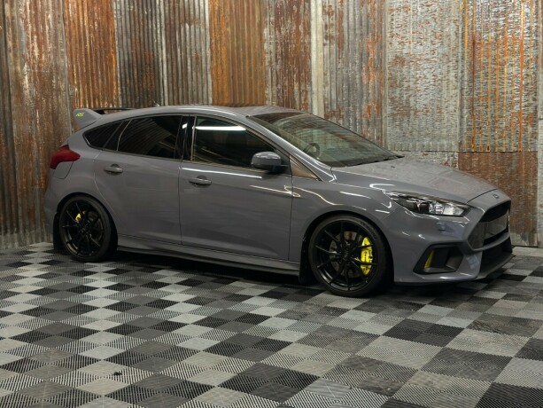 ford-focus-bensin-2017-big-2