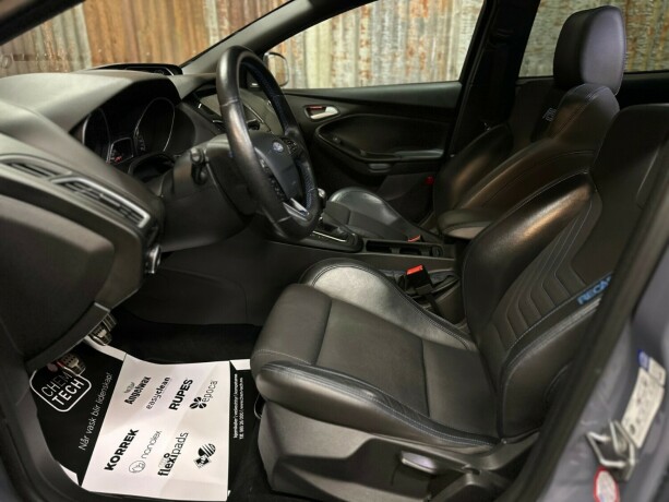 ford-focus-bensin-2017-big-23