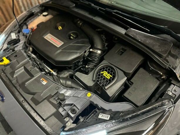 ford-focus-bensin-2017-big-60