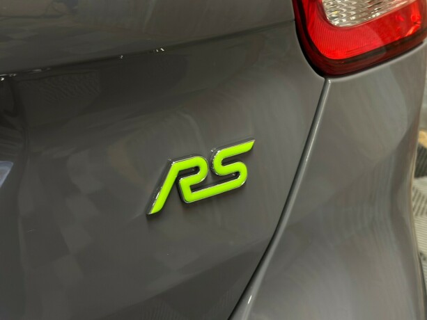 ford-focus-bensin-2017-big-22