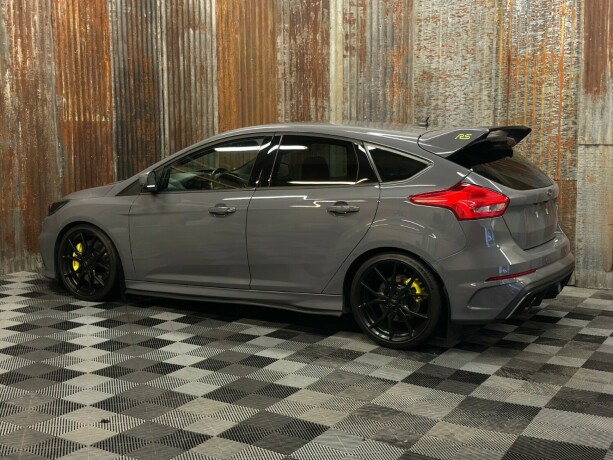 ford-focus-bensin-2017-big-15