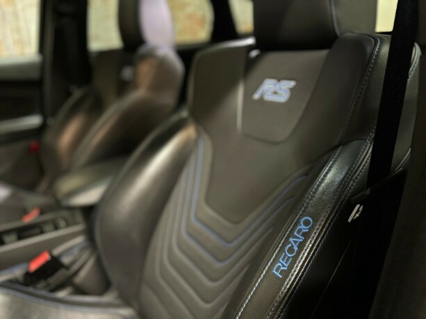 ford-focus-bensin-2017-big-25