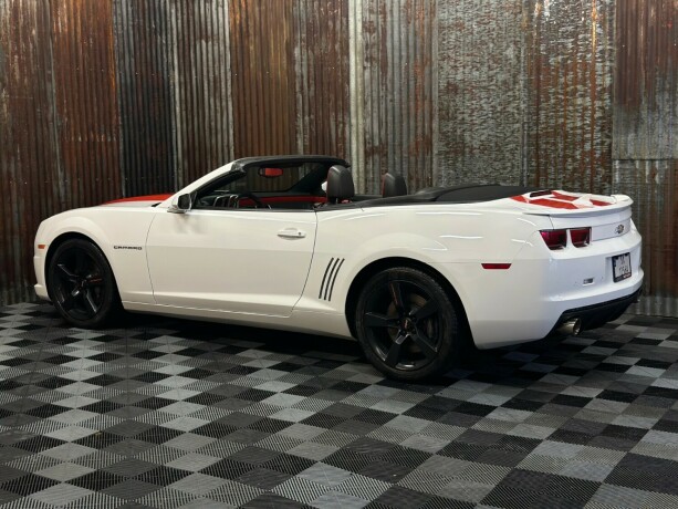 chevrolet-camaro-bensin-2011-big-11