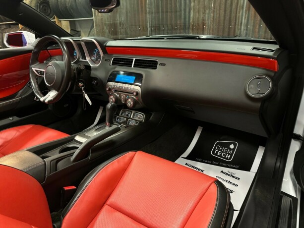 chevrolet-camaro-bensin-2011-big-37