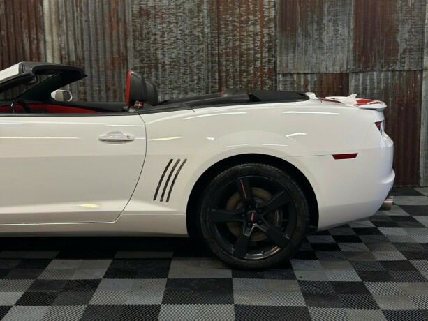chevrolet-camaro-bensin-2011-big-12